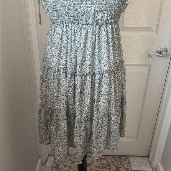 Sleeveless Dress - Picture 9 of 13